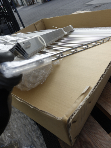 爆発放散口<br>(ベント)付き<br>箱型棚段式<br>熱風乾燥機<br><br>