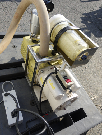 真空定温乾燥器<br><br>真空<br>箱型棚段式<br>乾燥機