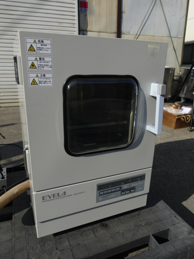 真空定温乾燥器<br><br>真空<br>箱型棚段式<br>乾燥機