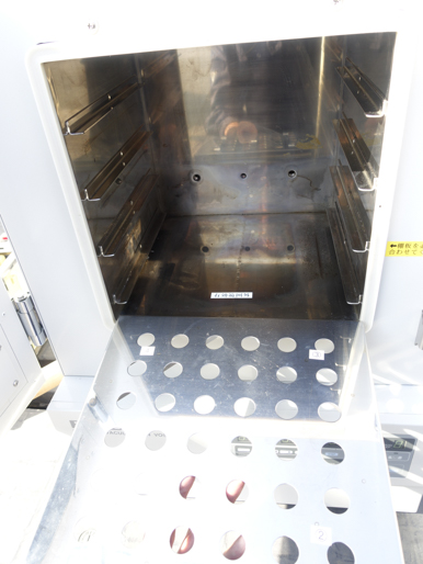 真空定温乾燥器<br><br>真空<br>箱型棚段式<br>乾燥機