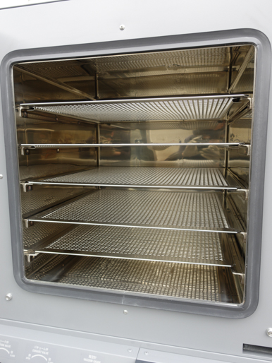 箱型棚段式<br>真空乾燥機