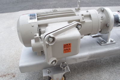 モーノ<br>ポンプ<br><br>スネーク<br>ポンプ