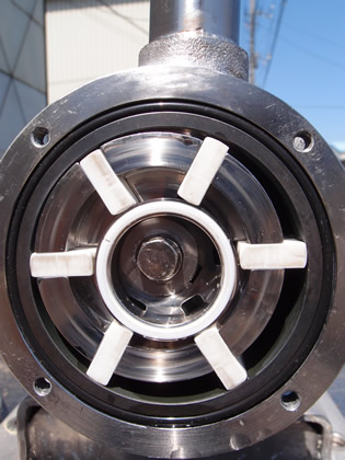 インバータ<br>付き<br><br>ラジアル<br>ベーン<br>ポンプ