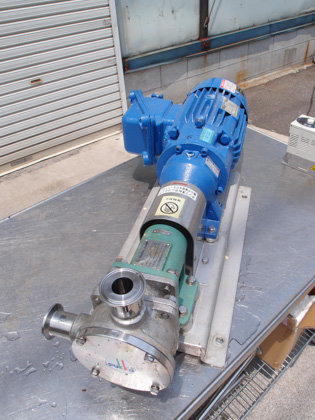 インバータ<br>付き<br><br>ラジアル<br>ベーン<br>ポンプ