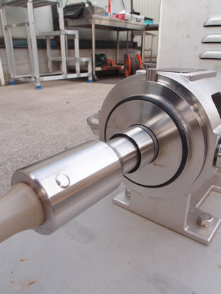 モーノ<br>ポンプ<br><br>スネーク<br>ポンプ